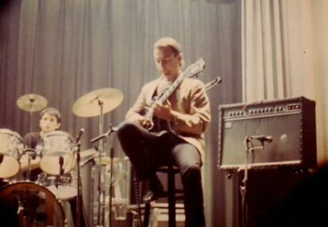 Robert Fripp à Metz. 1980. (photo reprise de sa page Facebook)