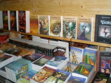 Utopiales. Les bouquins des éditions Eons sont bien là.