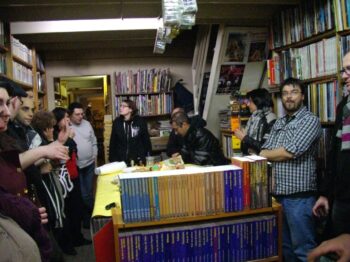 Anniversaire Temps Livres : Tout le monde attend le feu vert pour manger.