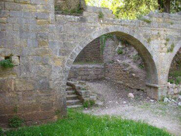Le Thoronet. Abbaye cistercienne fondée au 12ème siècle.