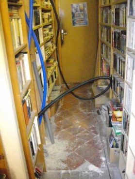 Temps Livres 2017. Travaux. Couloir. Tuyaux dans tous les sens.